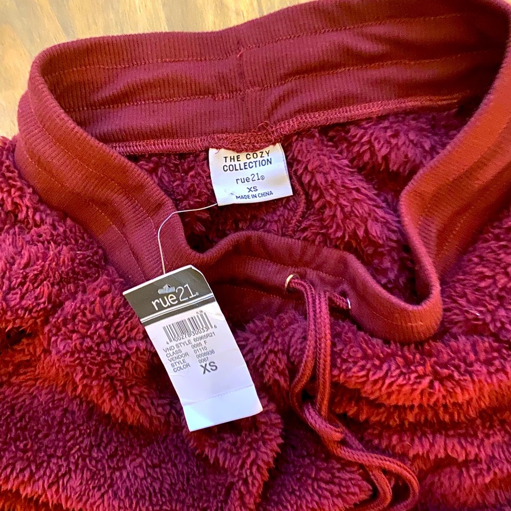 NWT rue 21 Sherpa Joggers